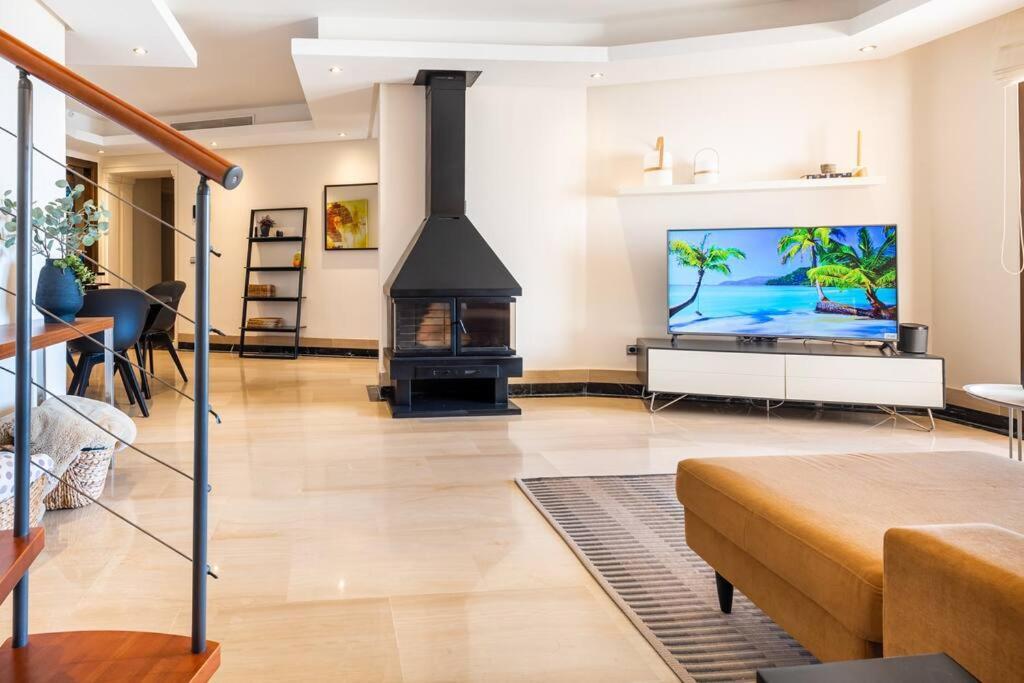 3Br Penthouse With Private Pool Estepona