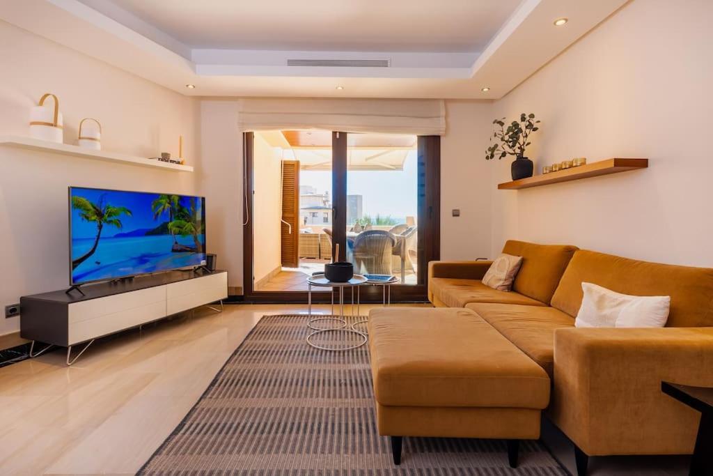 3Br Penthouse With Private Pool Apartamento Estepona